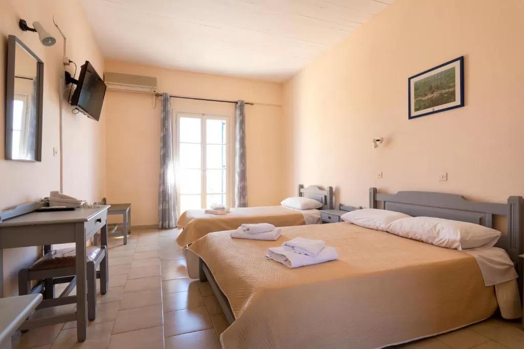 Vanas Apartments Spetses Town Bagian luar foto