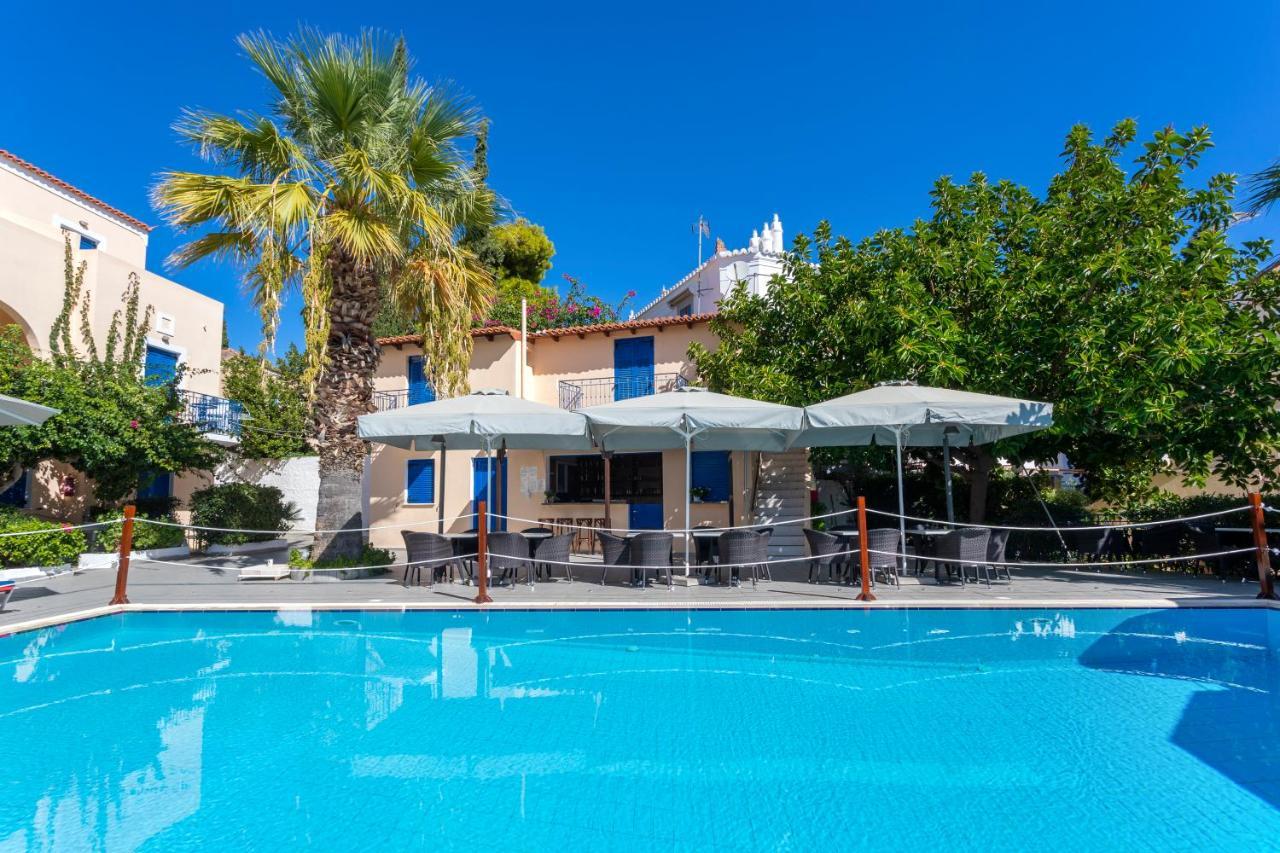 Vanas Apartments Spetses Town Bagian luar foto