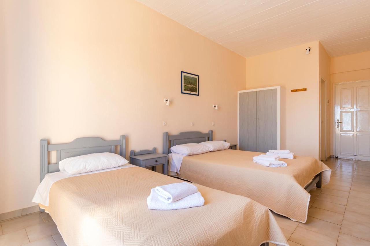 Vanas Apartments Spetses Town Bagian luar foto