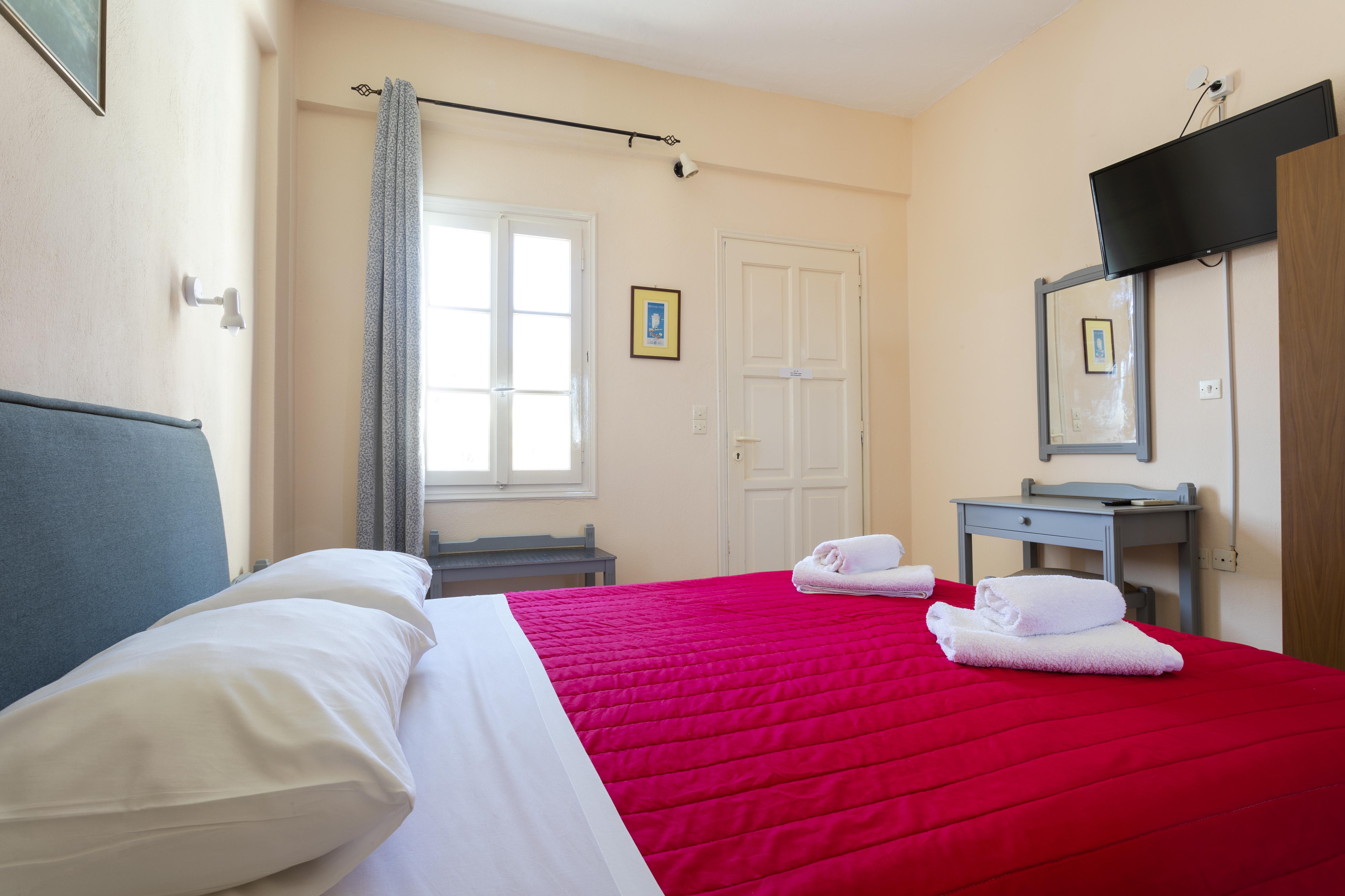 Vanas Apartments Spetses Town Bagian luar foto