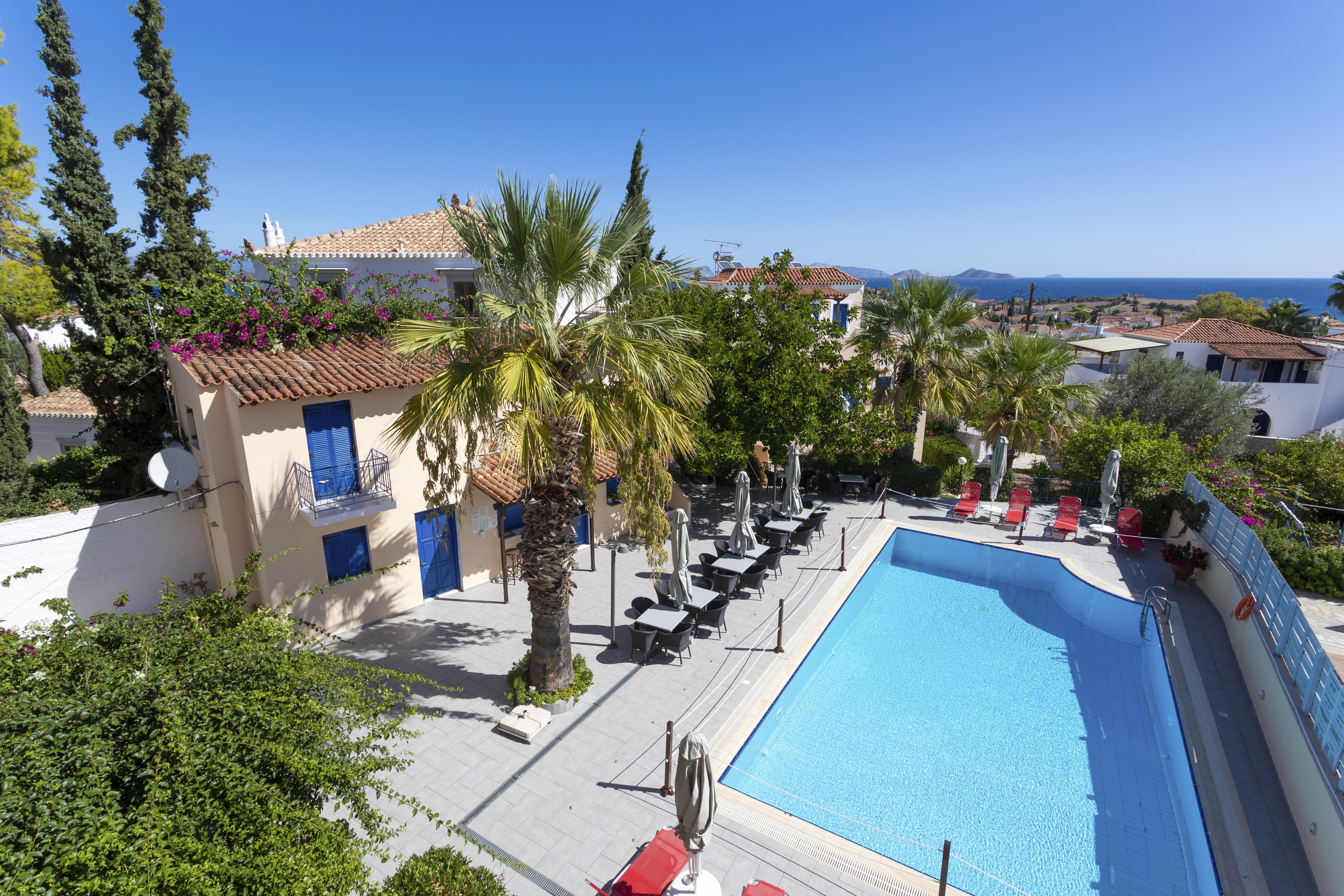 Vanas Apartments Spetses Town Bagian luar foto