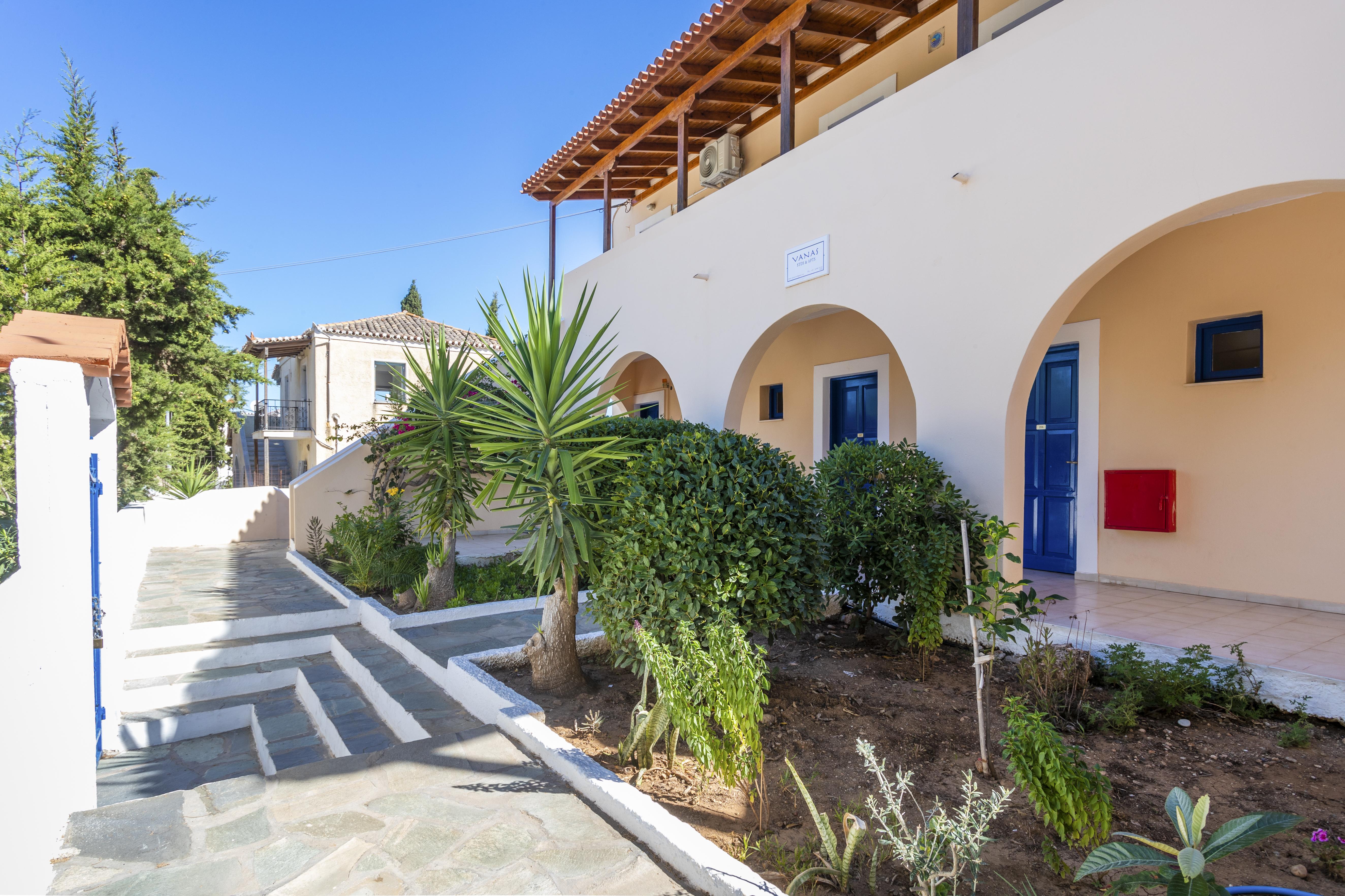 Vanas Apartments Spetses Town Bagian luar foto