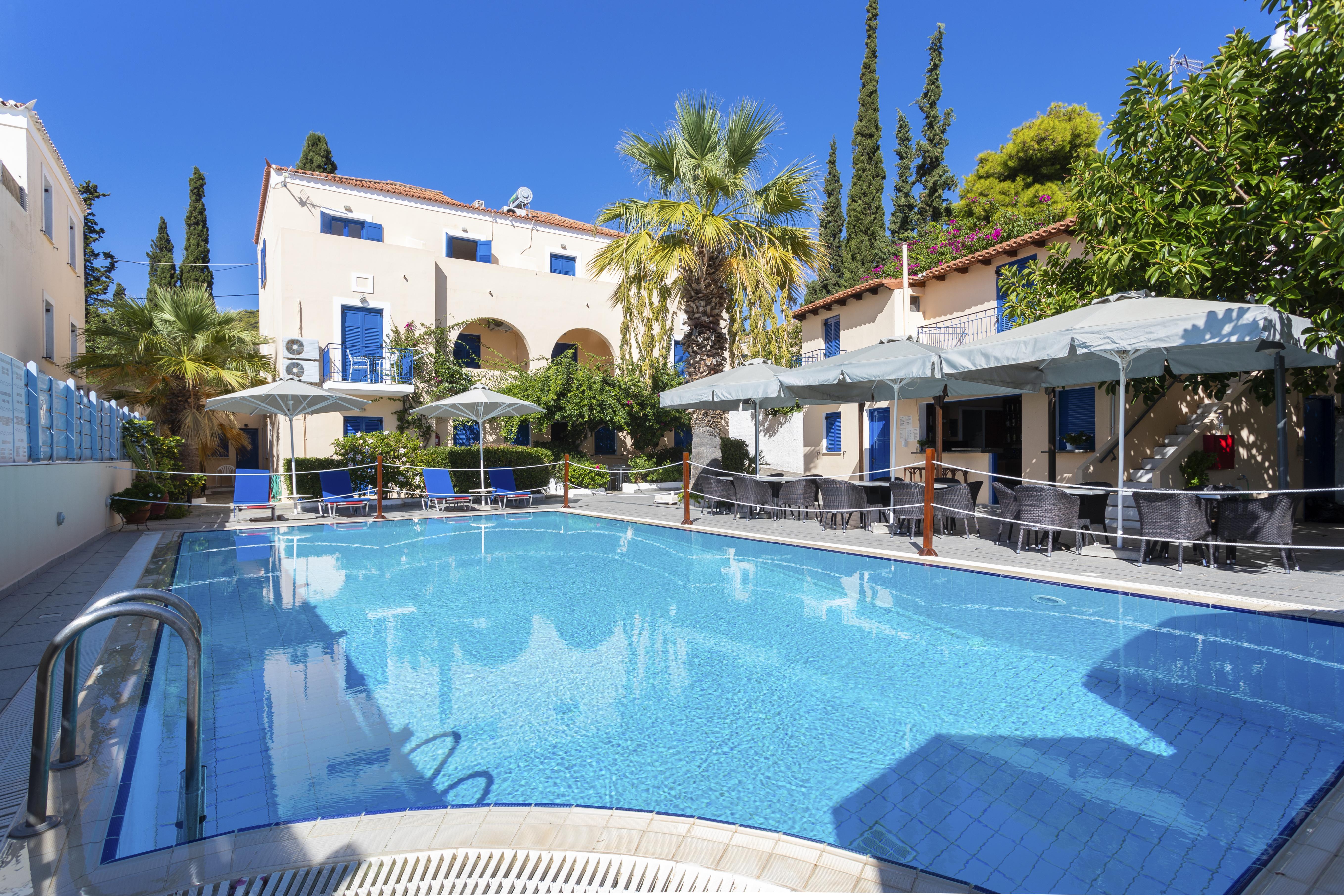 Vanas Apartments Spetses Town Bagian luar foto